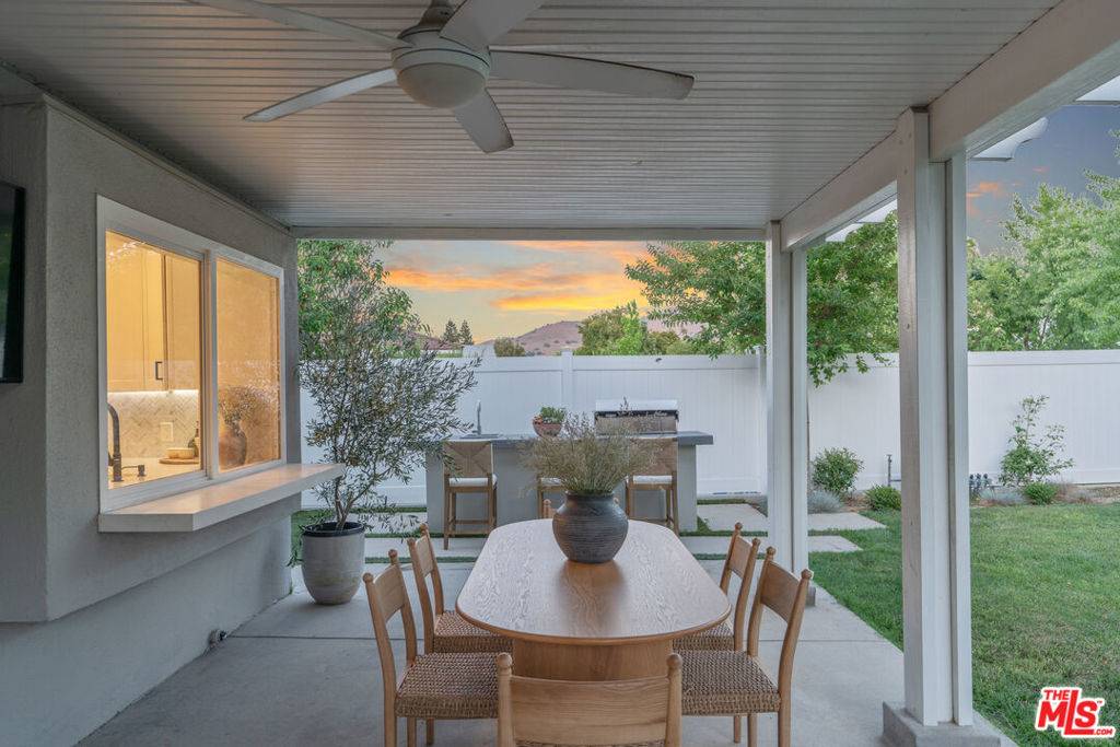 Calabasas, CA 91301,27062 Helmond DR