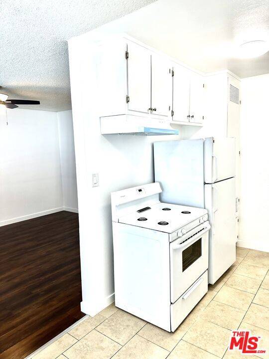 Inglewood, CA 90304,4115 W Century BLVD #9
