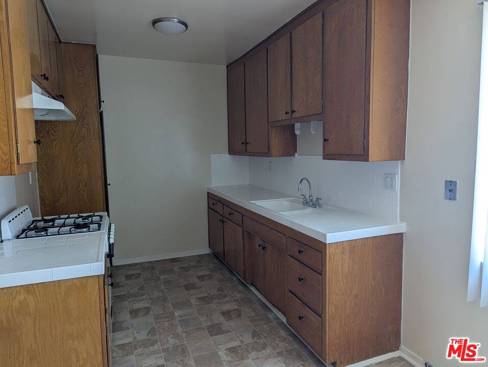 Glendale, CA 91205,1365 Orange Grove AVE #8
