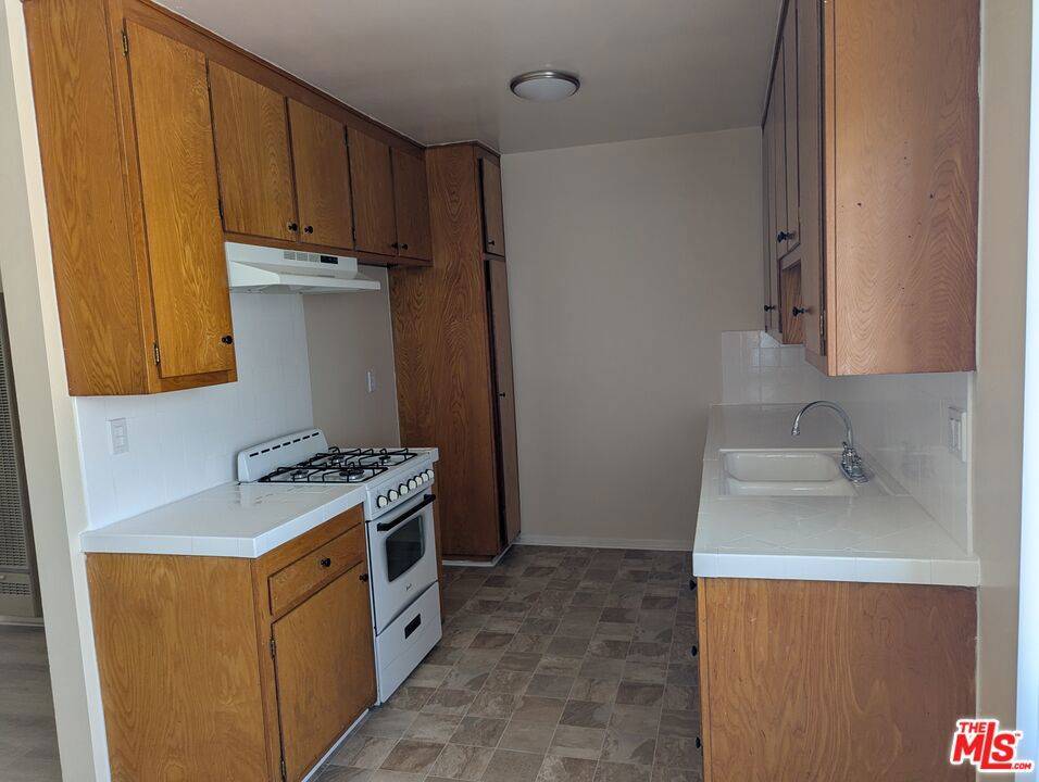 Glendale, CA 91205,1365 Orange Grove AVE #8
