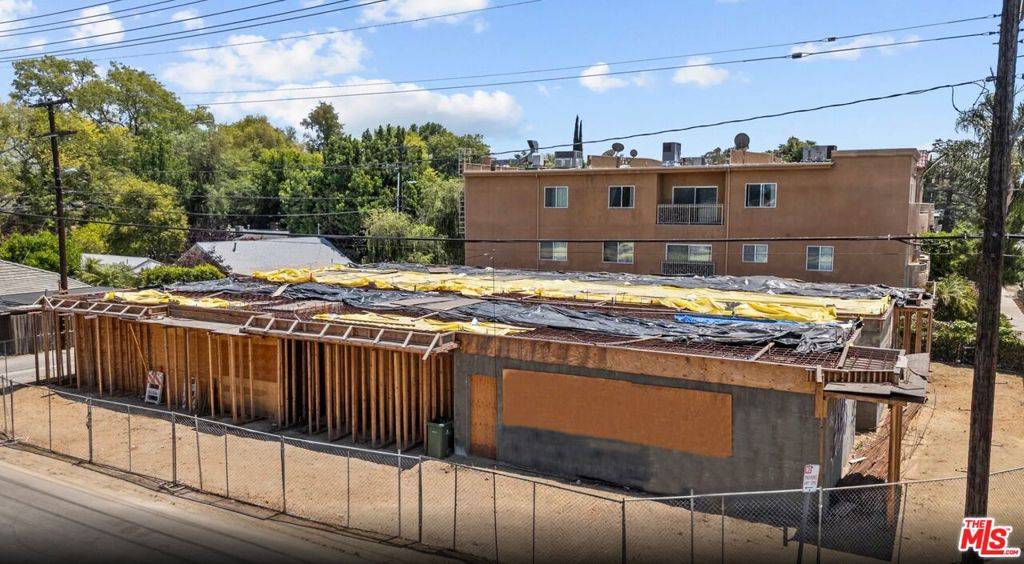 Van Nuys, CA 91401,5754 Woodman AVE