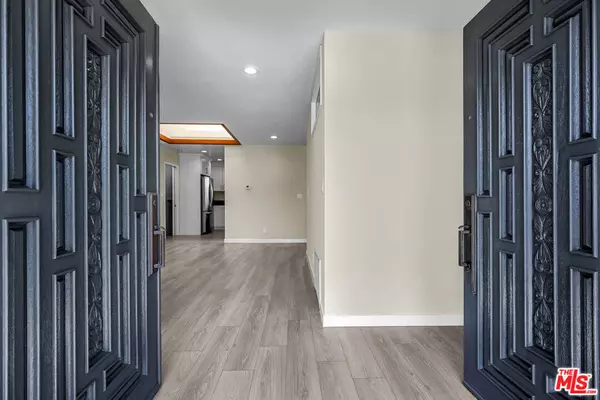 Los Angeles, CA 90056,5137 Reynier AVE
