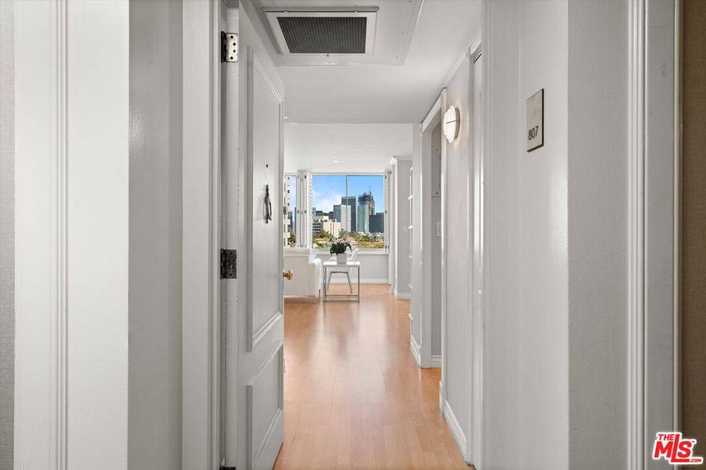 Los Angeles, CA 90024,10501 Wilshire BLVD #807