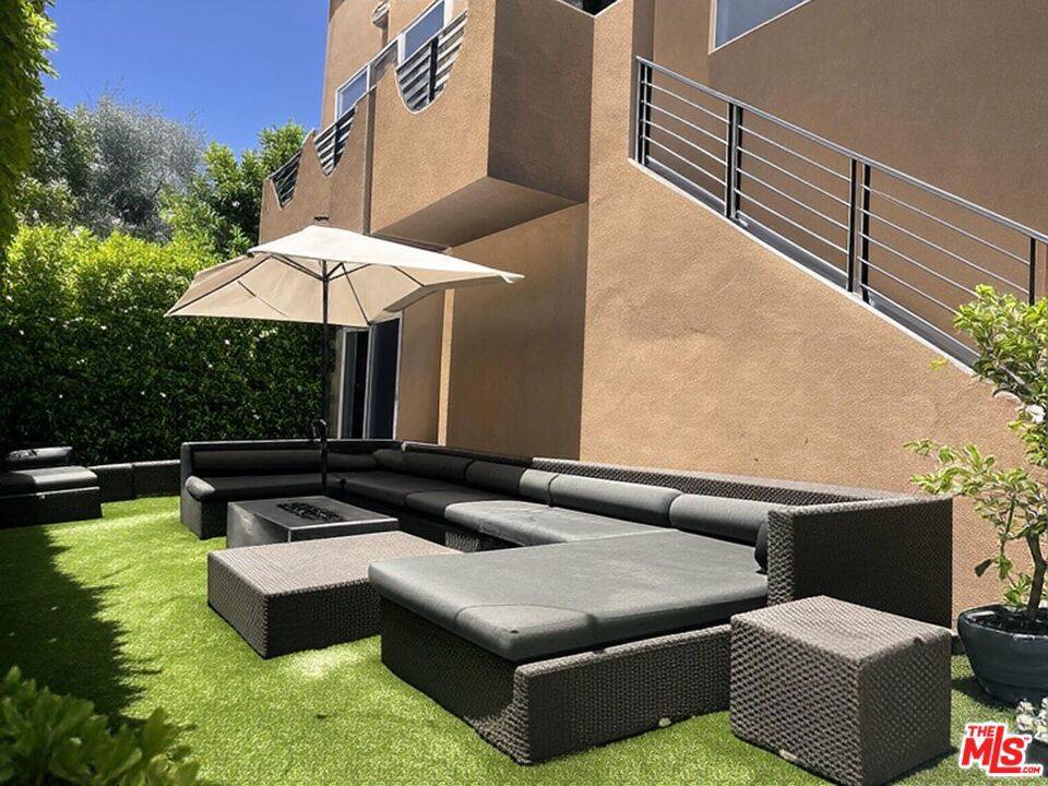 Los Angeles, CA 90035,6061 Cashio ST