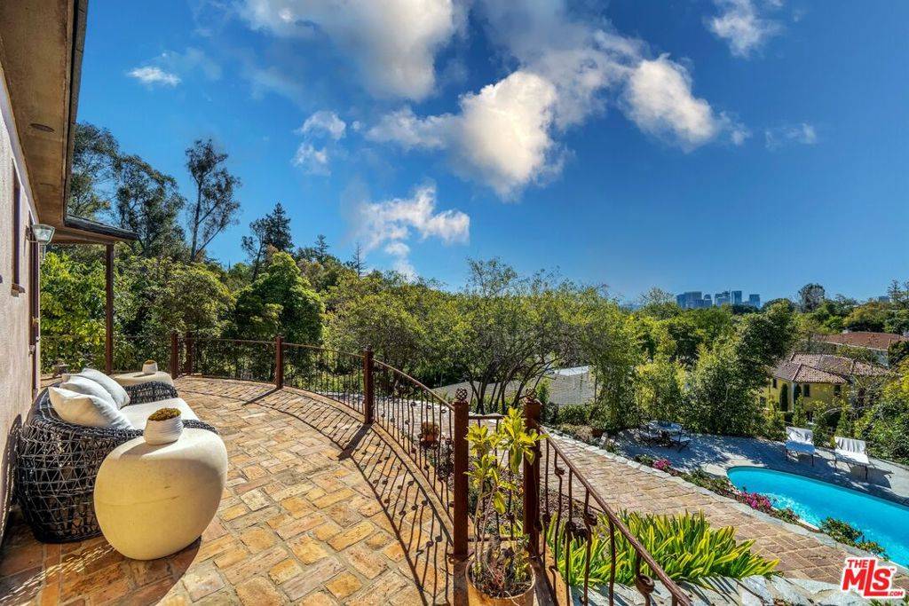 Beverly Hills, CA 90210,1277 Leona DR