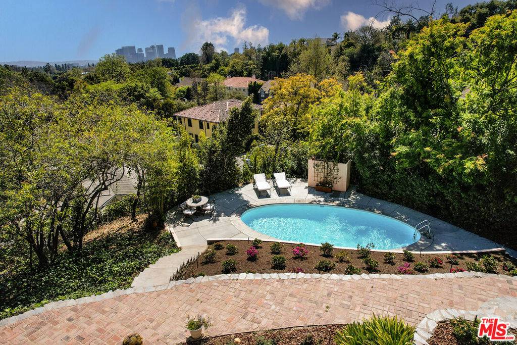 Beverly Hills, CA 90210,1277 Leona DR