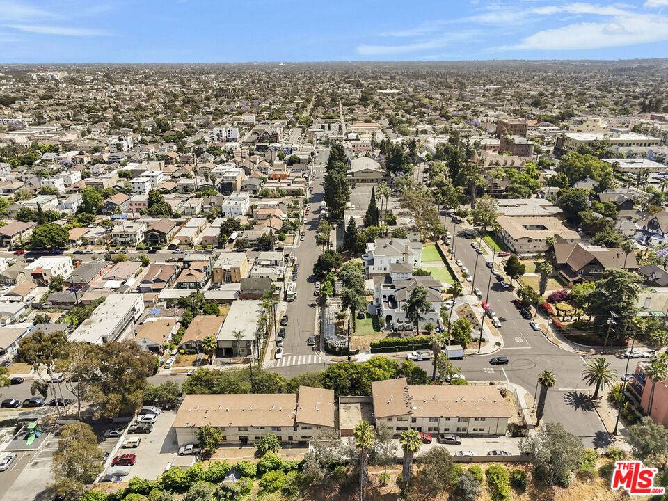 1973 W 22nd ST, Los Angeles, CA 90018
