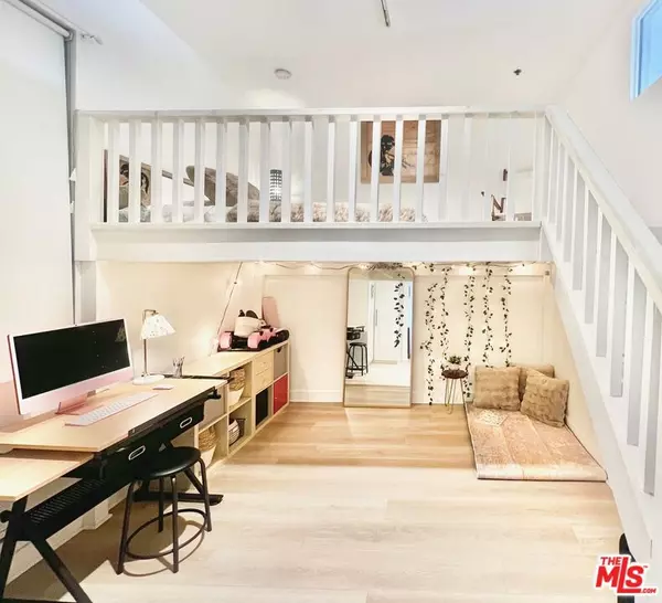 Marina Del Rey, CA 90292,13320 Beach AVE #303