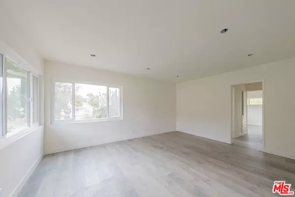 10039 Haines Canyon AVE #D, Tujunga, CA 91042