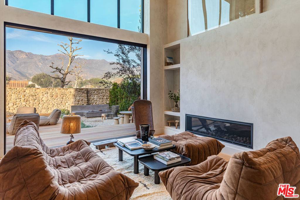 Malibu, CA 90265,23505 Malibu Colony RD