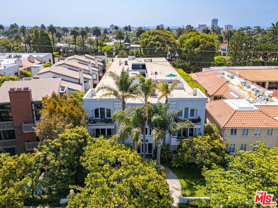 446 San Vicente BLVD #302, Santa Monica, CA 90402