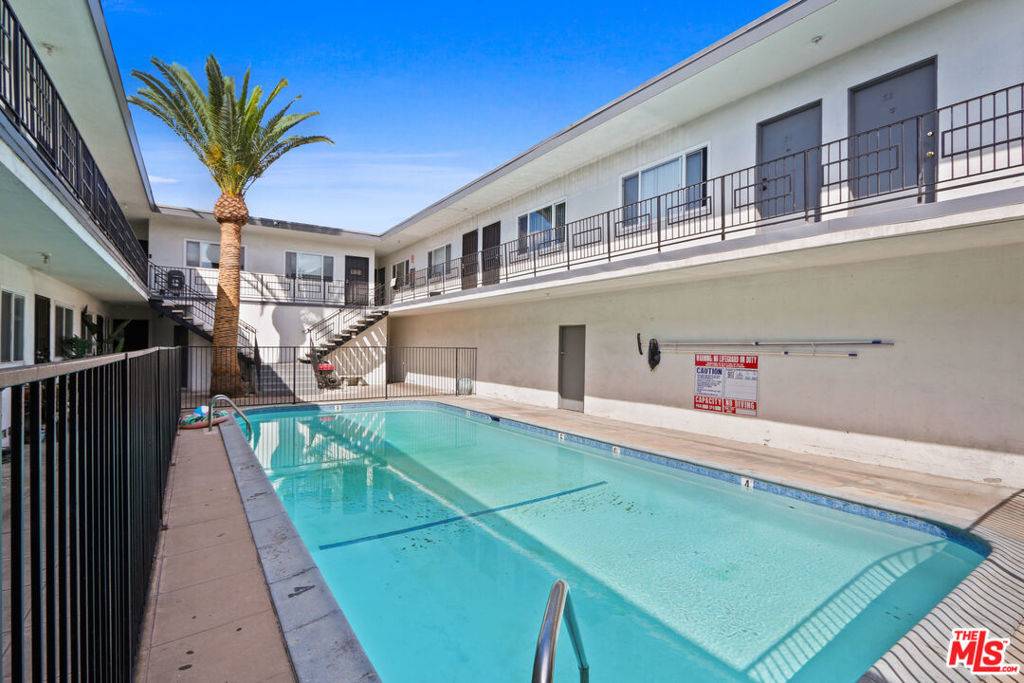 Inglewood, CA 90301,115 N Oak ST #29
