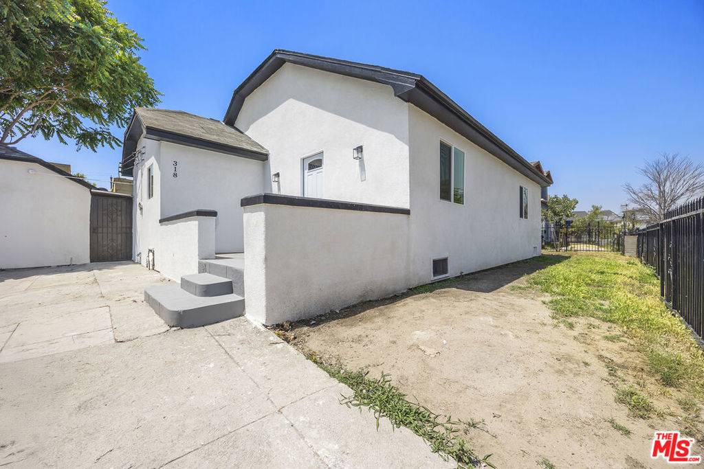 318 E 50th ST, Los Angeles, CA 90011