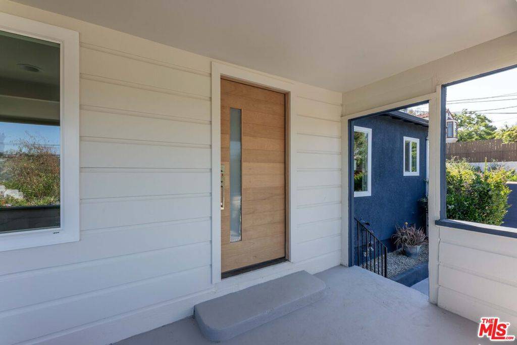 Los Angeles, CA 90065,625 Isabel ST