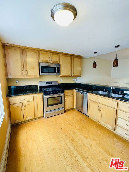 Burbank, CA 91505,4248 W Kling ST