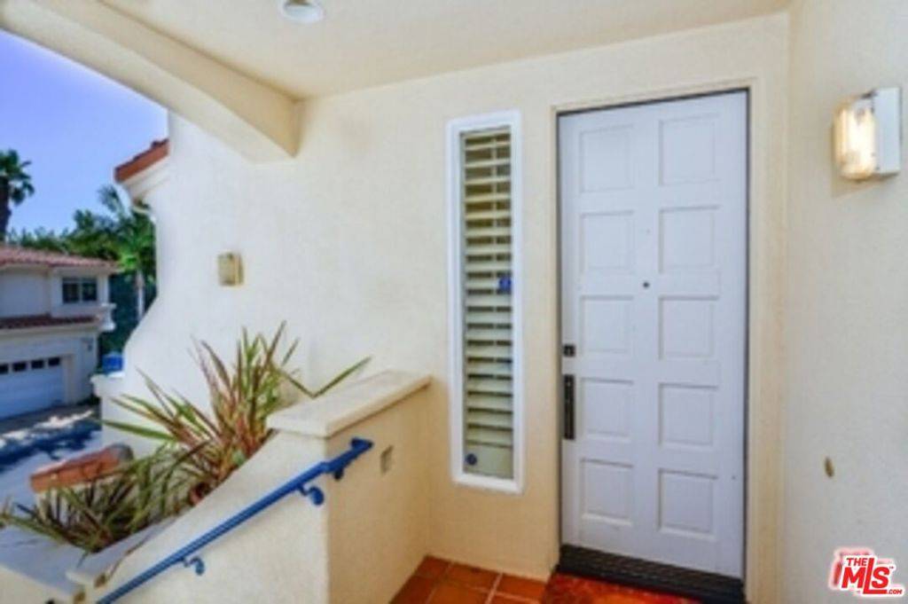 Malibu, CA 90265,6473 Zuma View PL #135