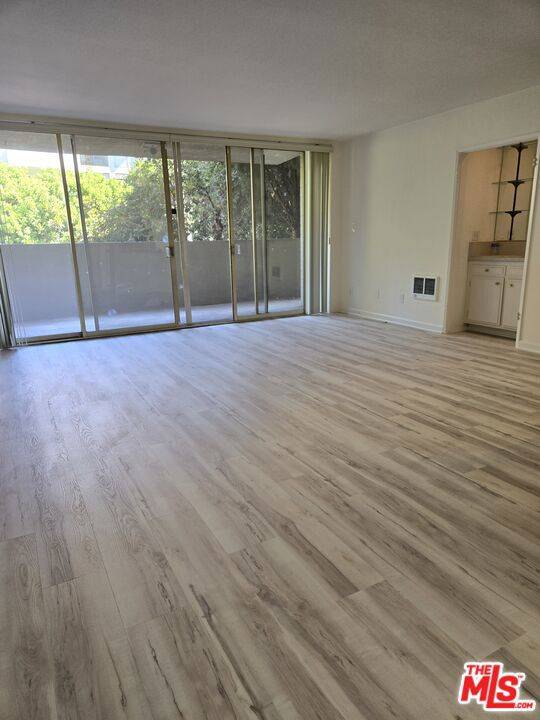 Los Angeles, CA 90024,1300 Midvale Ave. #206