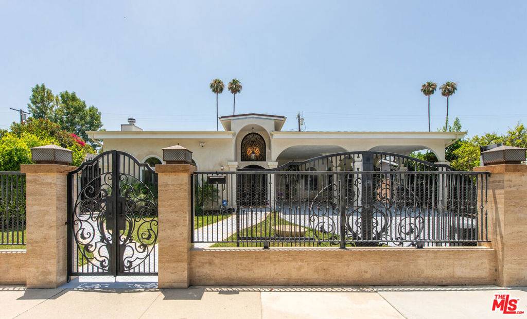 20824 Martha ST, Woodland Hills, CA 91367