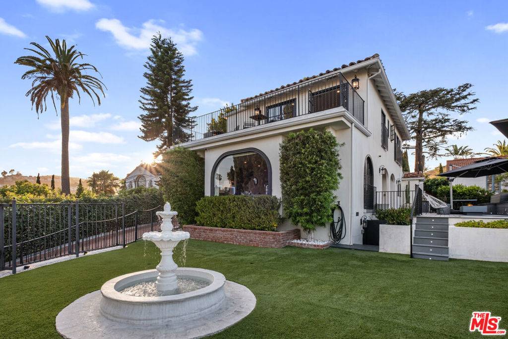 6801 Iris CIR, Los Angeles, CA 90068