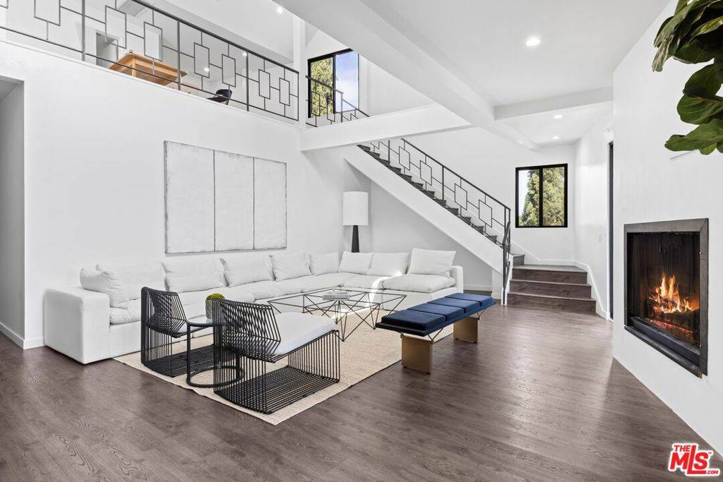 8755 Shoreham DR #401, West Hollywood, CA 90069