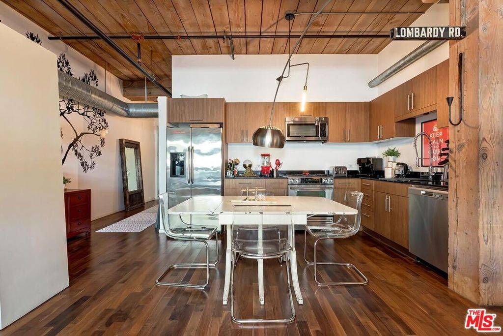 Los Angeles, CA 90013,530 S Hewitt ST #346