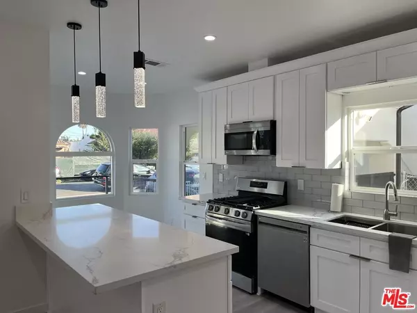 Los Angeles, CA 90016,3021 Wellington RD
