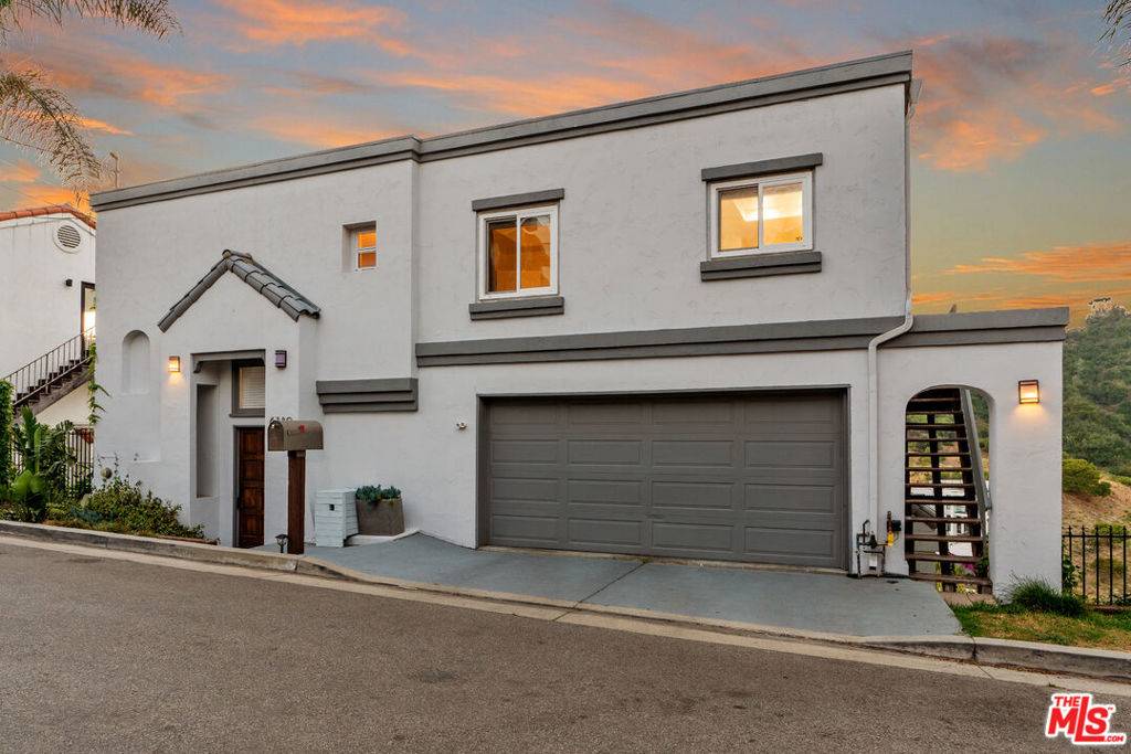 6389 La Punta DR, Los Angeles, CA 90068