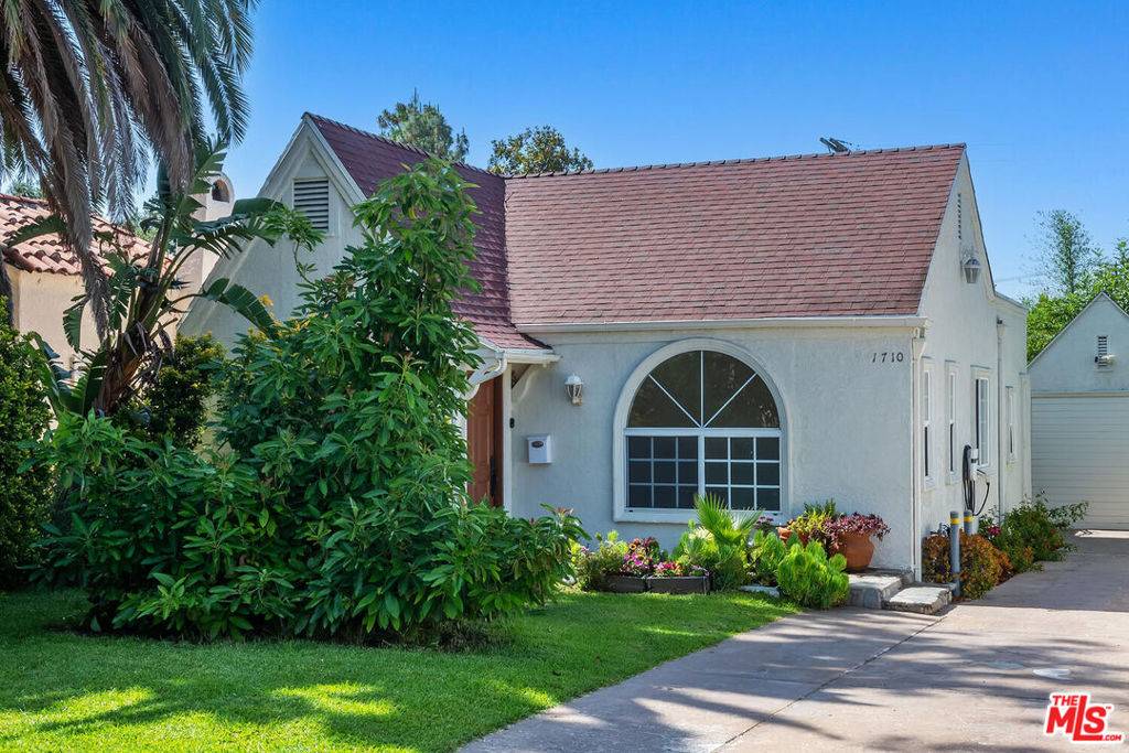 Glendale, CA 91208,1710 Santa Paula PL