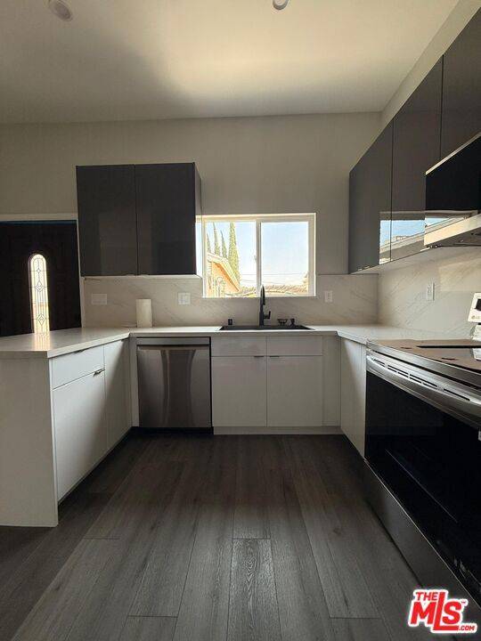 North Hollywood, CA 91606,6224 Bakman AVE
