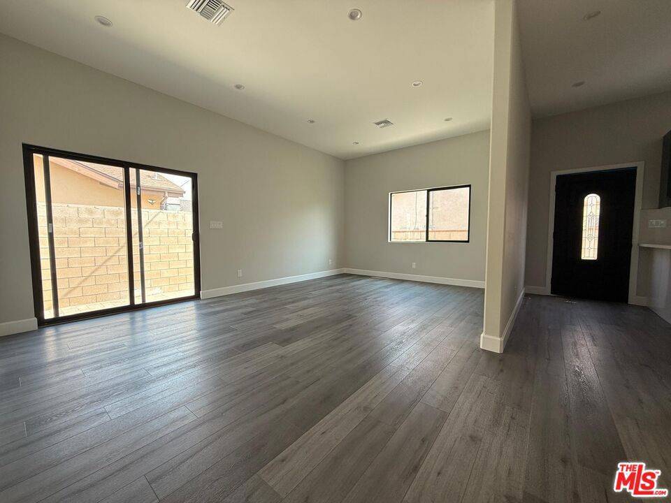 North Hollywood, CA 91606,6224 Bakman AVE