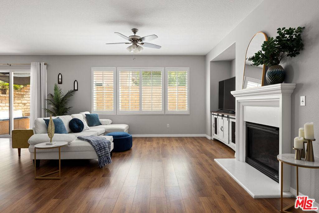 Valencia, CA 91354,23868 Toscana DR