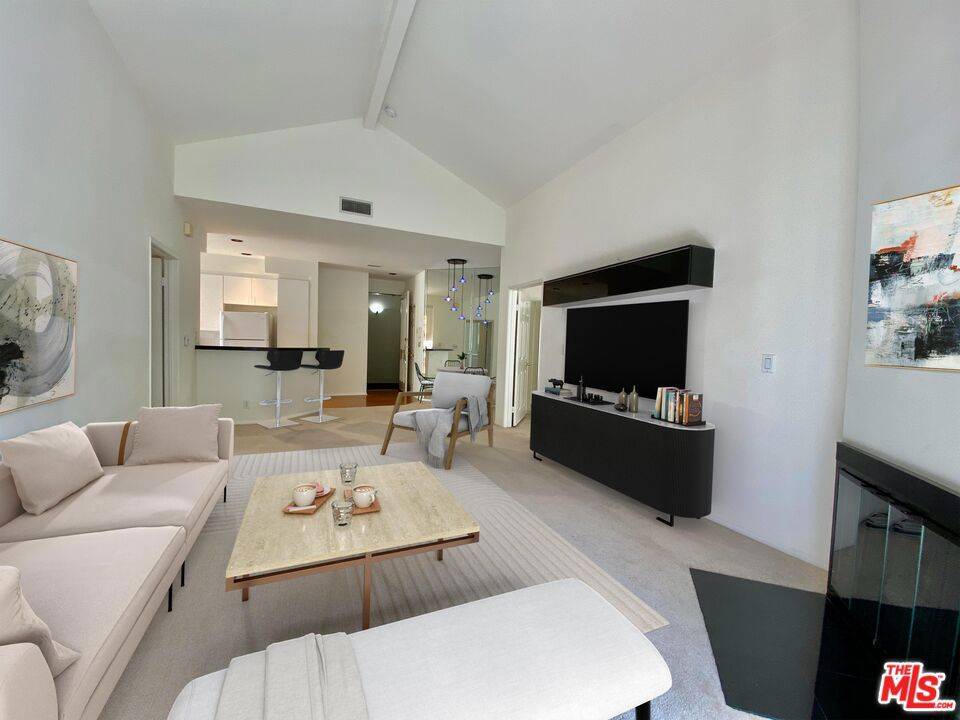 Los Angeles, CA 90025,12211 Idaho AVE #307