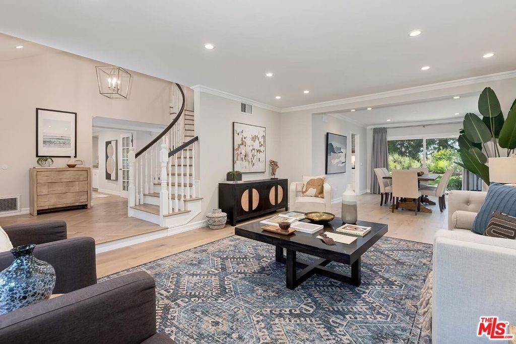 Los Angeles, CA 90077,2968 Nicada DR