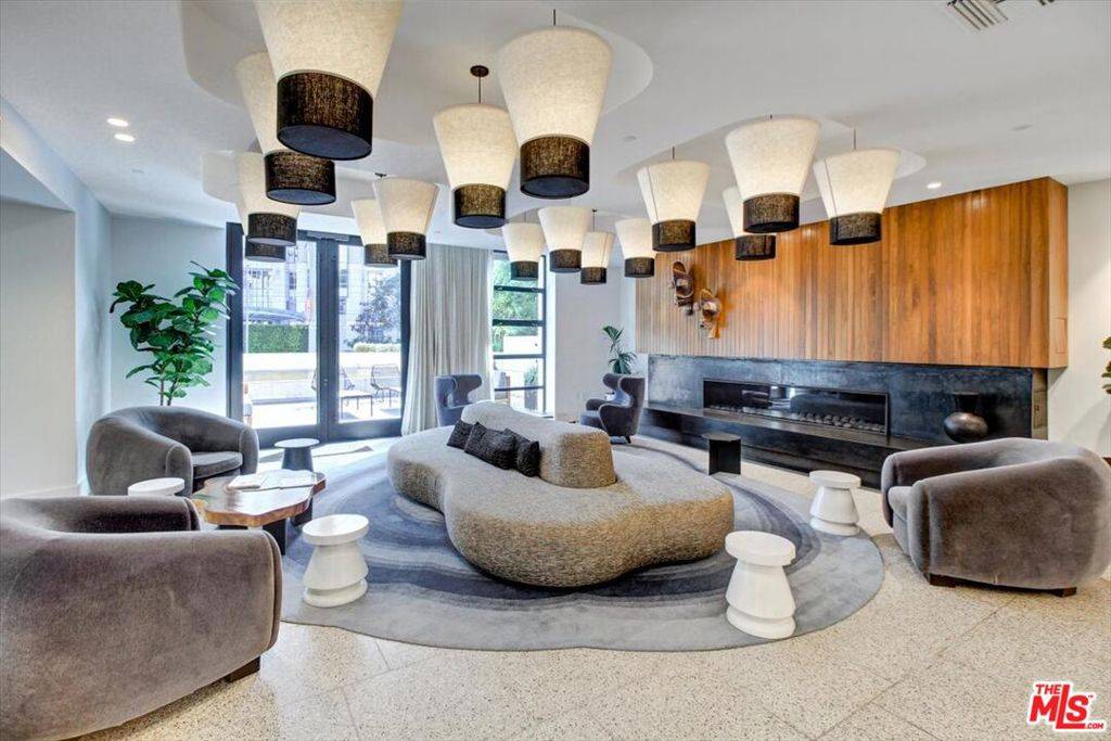 Los Angeles, CA 90024,10777 WILSHIRE BLVD #209