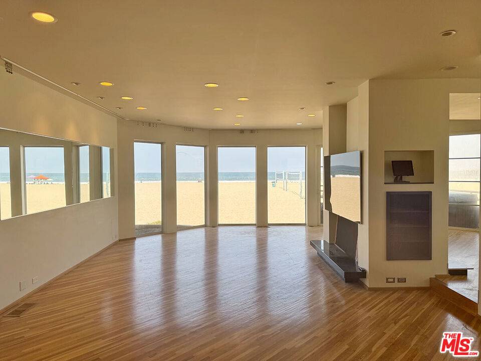 Marina Del Rey, CA 90292,3505 Ocean Front WALK