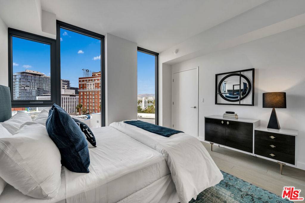 Los Angeles, CA 90005,2801 Sunset PL #608