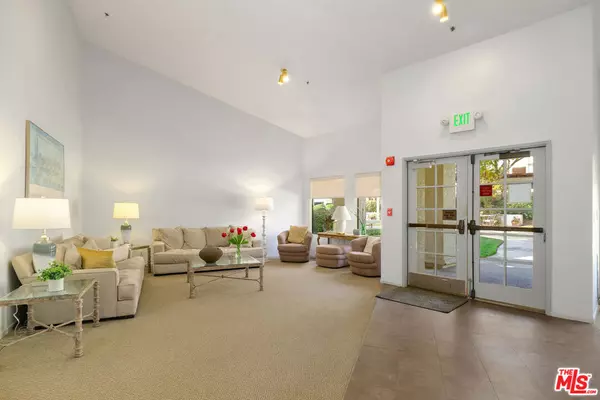 Pacific Palisades, CA 90272,501 Palisades DR #209