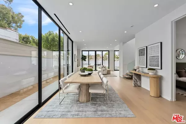 Venice, CA 90291,1061 Amoroso PL