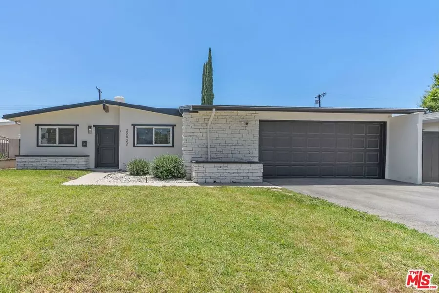 22922 Cantlay ST, West Hills, CA 91307
