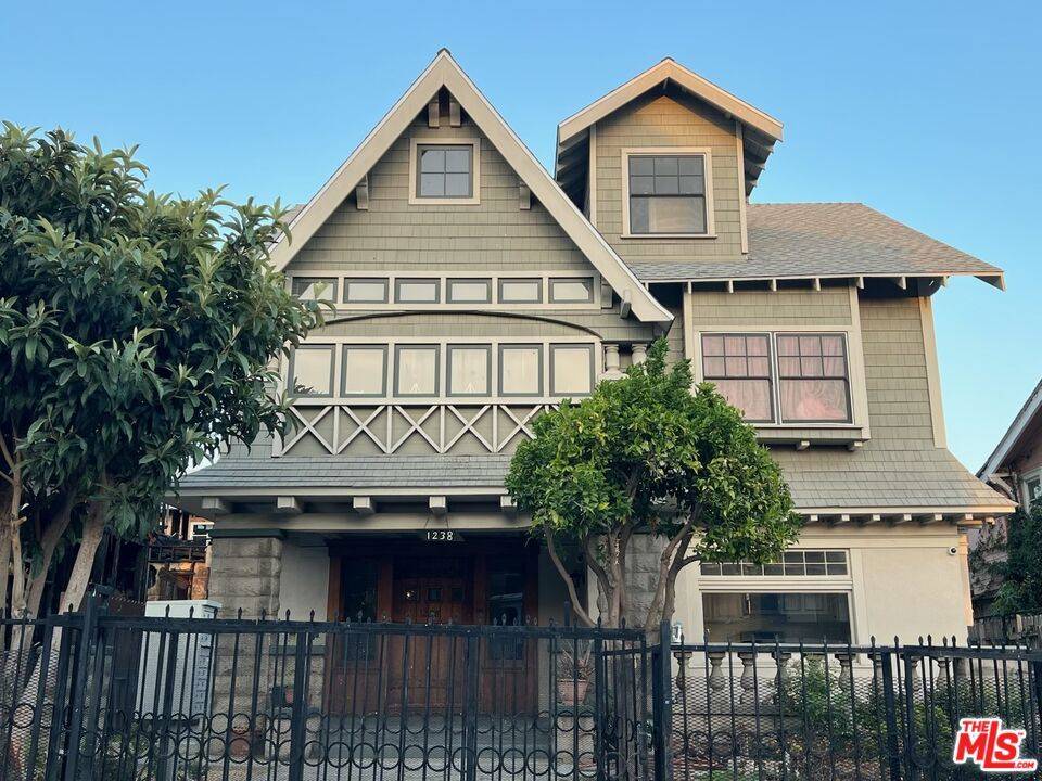 1238 S Bonnie Brae ST, Los Angeles, CA 90006