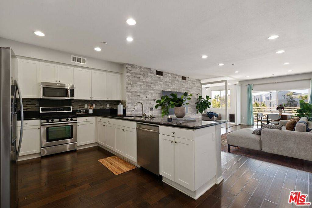 13126 Union AVE #203, Hawthorne, CA 90250
