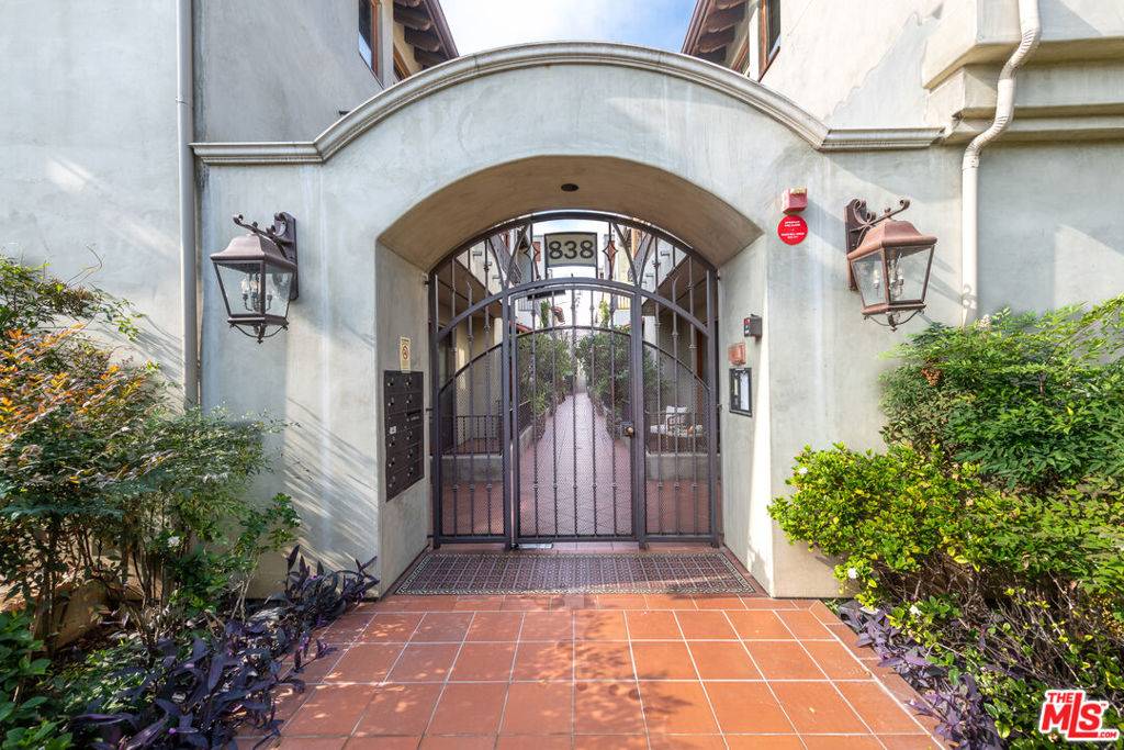 Santa Monica, CA 90403,838 16th ST #9