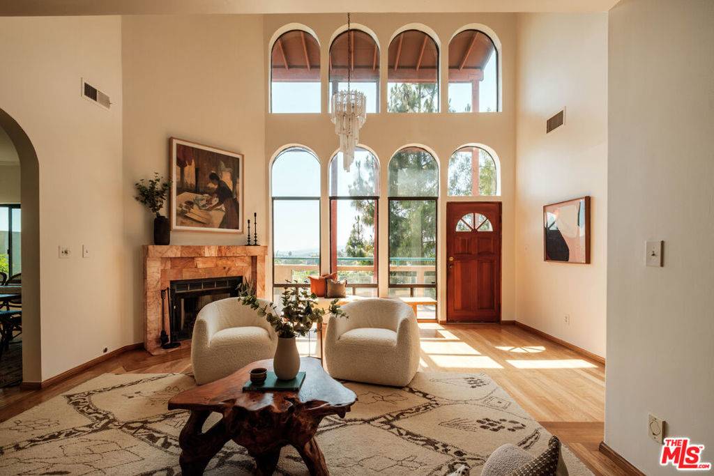Los Angeles, CA 90042,1417 Nolden ST