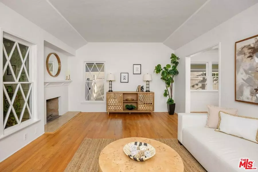 4311 Greenbush AVE, Sherman Oaks, CA 91423