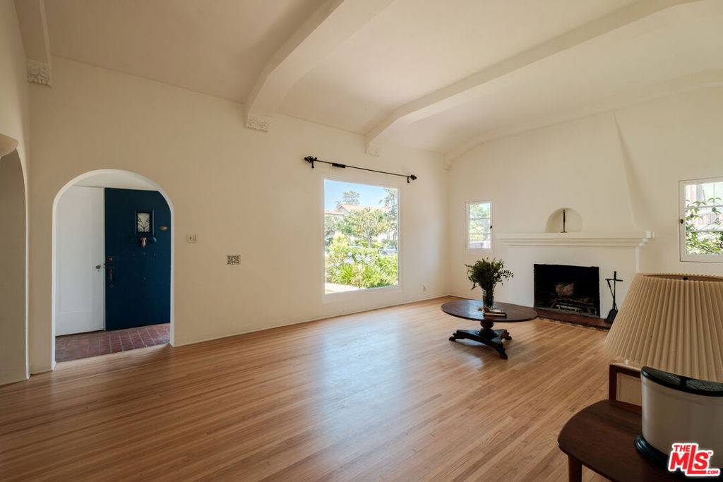 Santa Monica, CA 90402,218 16th ST