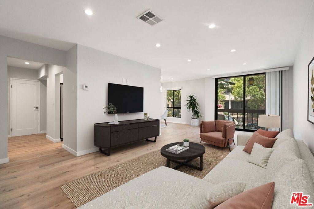 7300 Franklin AVE #346, Los Angeles, CA 90046