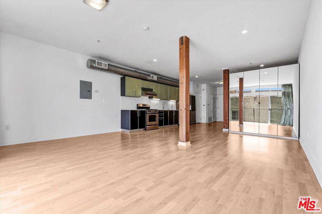 Marina Del Rey, CA 90292,4215 Glencoe AVE #207