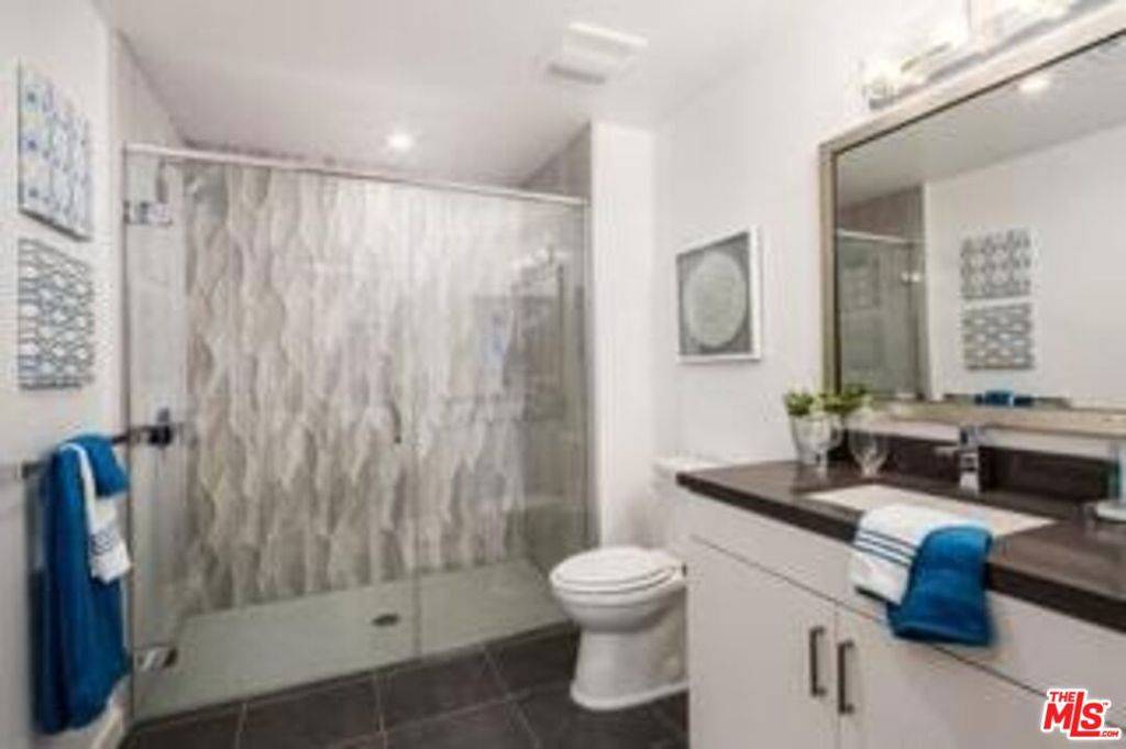 West Hollywood, CA 90046,7141 Santa Monica BLVD #516