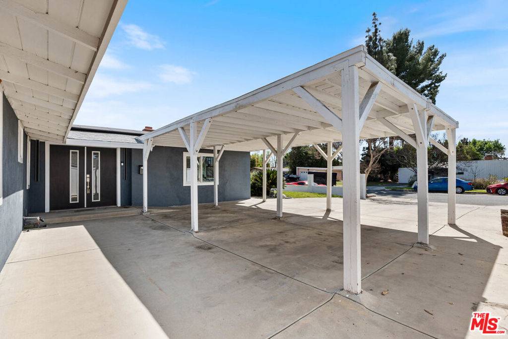 Northridge, CA 91324,19945 Gresham AVE