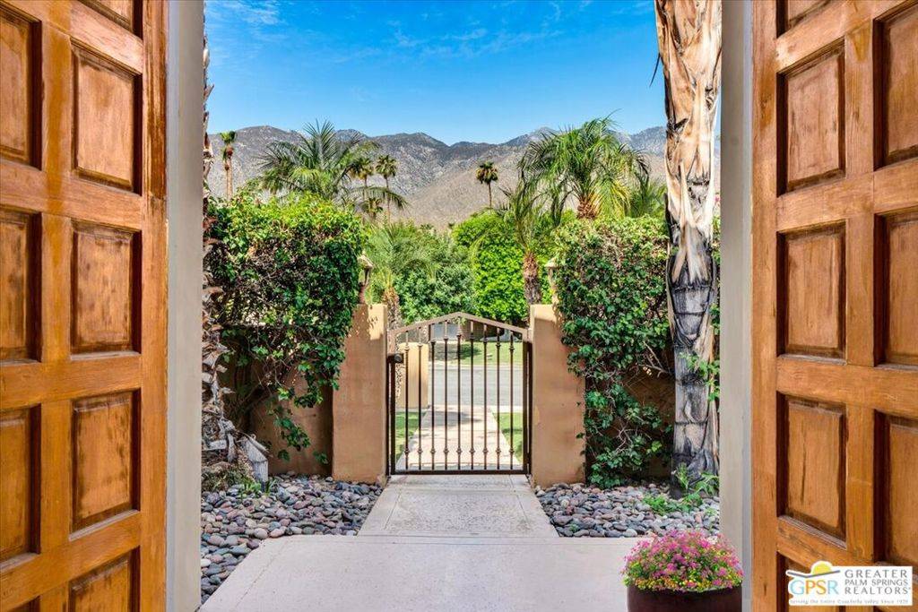 Palm Springs, CA 92264,2438 S Caliente DR